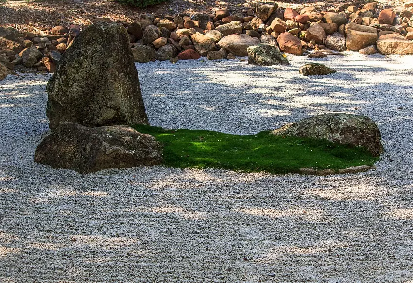 Zenová zahrada je oázou harmonie – zdobit může i váš pozemek