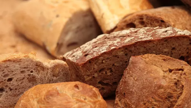 Často se stává, že vám doma zbyde chléb, který ztvrdne a nelze…